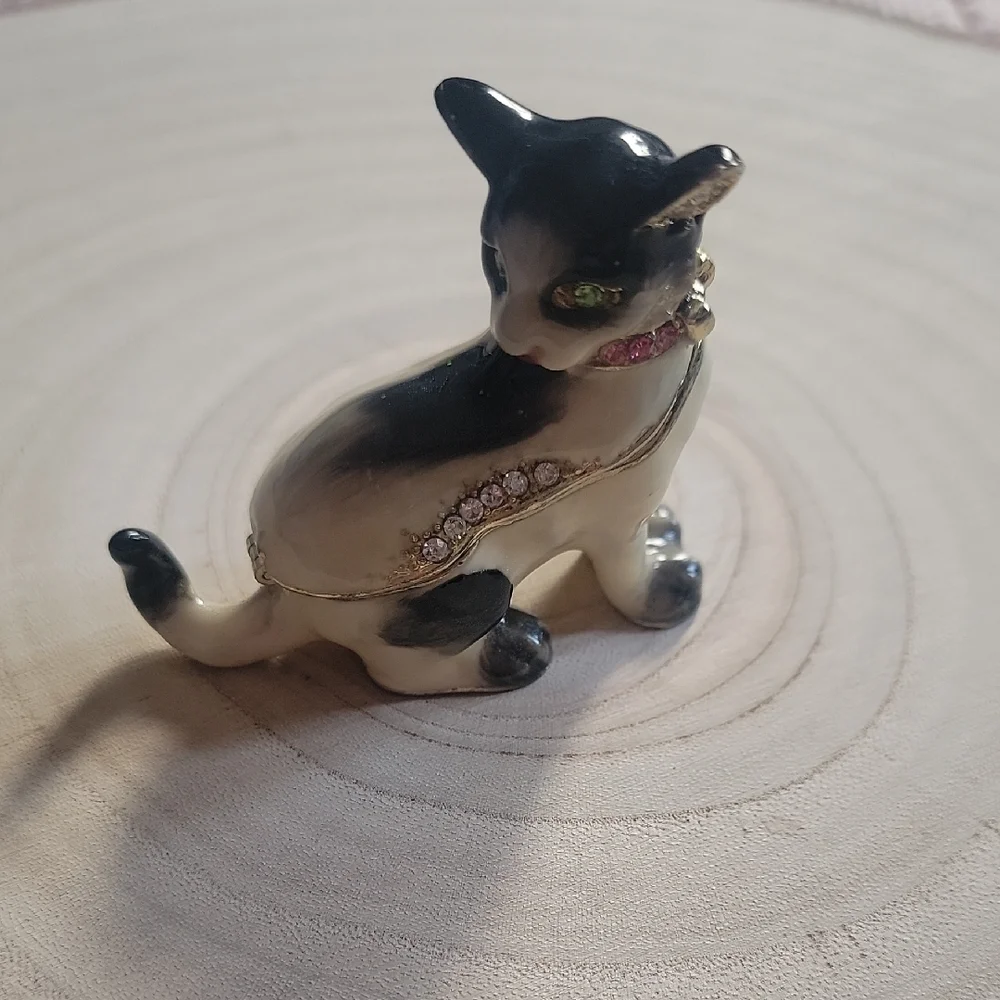 Charming Black and White Cat Toy Figurine